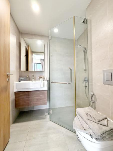 Uptown @ Farrer, 2 Perumal Road Singapore, Farrer Park / Serangoon Rd, 3 Bedrooms, 732 sqft, Condominium For Sale, by Klarris Leong, 500276486 - Bathroom - PropertyGuru.com.sg