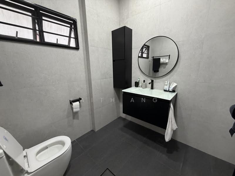 Nanyang Park, Jalan Limbok, Hougang / Punggol / Sengkang, 3 Bedrooms, 1,500 sqft, Terraced House For Sale, by Faith Ang, 500276489 - Bathroom - PropertyGuru.com.sg