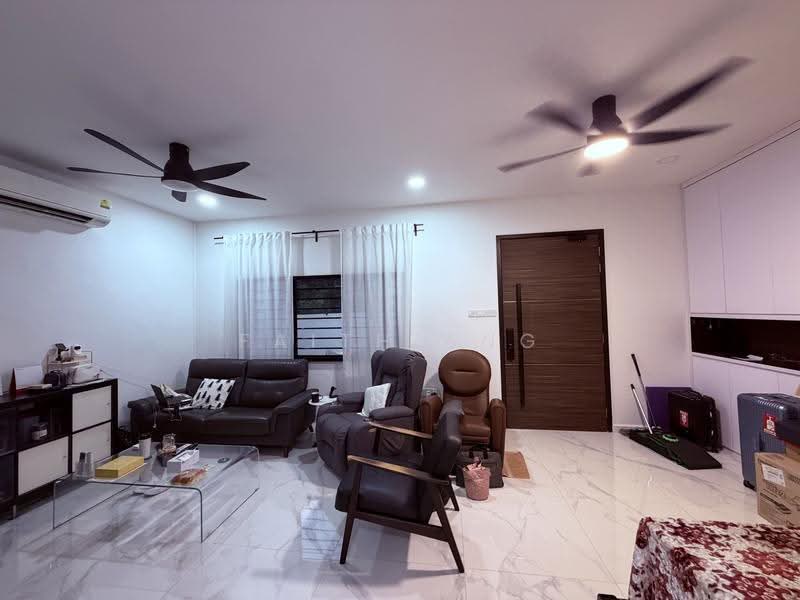 Nanyang Park, Jalan Limbok, Hougang / Punggol / Sengkang, 3 Bedrooms, 1,500 sqft, Terraced House For Sale, by Faith Ang, 500276489 - Living Room - PropertyGuru.com.sg
