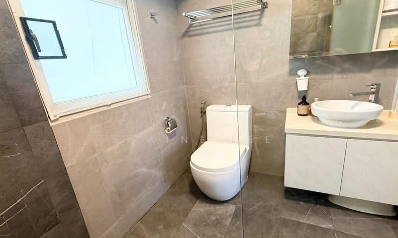 322B Sumang Walk, 322B Sumang Walk, Hougang / Punggol / Sengkang, 3 Bedrooms, 1,216 sqft, HDB Flat For Sale, by Elaine Lee, 500276490 - Bathroom - PropertyGuru.com.sg