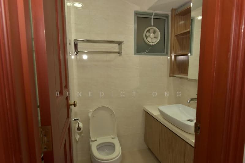 Aspen Heights, 261 River Valley Road, Orchard / River Valley, 2 Bedrooms, 1,044 sqft, Condominium For Sale, by Benedict Ong, 500276491 - Common Bathroom - PropertyGuru.com.sg