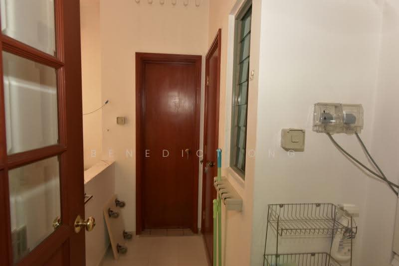 Aspen Heights, 261 River Valley Road, Orchard / River Valley, 2 Bedrooms, 1,044 sqft, Condominium For Sale, by Benedict Ong, 500276491 - Backyard and helper room - PropertyGuru.com.sg