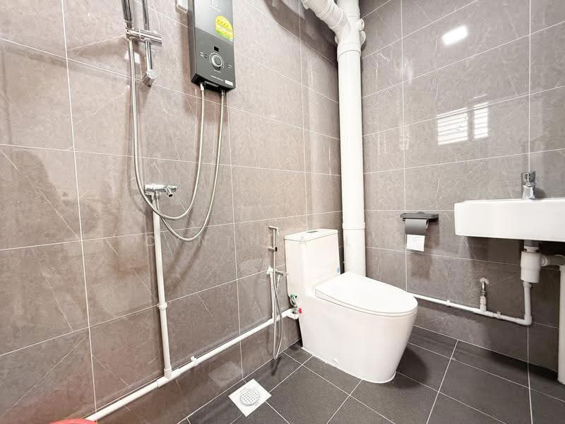 532 Serangoon North Avenue 4, 532 Serangoon North Avenue 4, Hougang / Punggol / Sengkang, 3 Bedrooms, 1,109 sqft, HDB Flat For Rent, by Cynthia Lim, 500276495 - Bathroom - PropertyGuru.com.sg