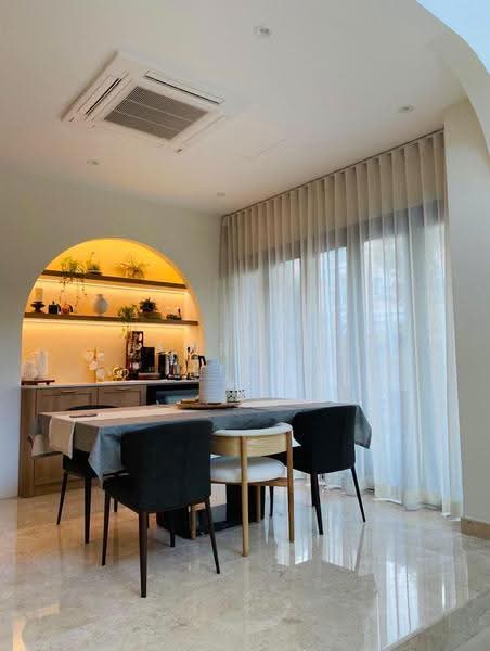 Eastwood Park, Eastwood Green, Bedok / Upper East Coast, 5 Bedrooms, 3,500 sqft, Terraced House For Sale, by Lawrence Liao, 500276516 - Dining Room - PropertyGuru.com.sg