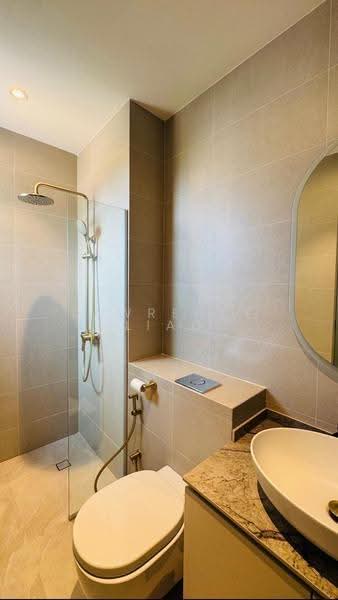 Eastwood Park, Eastwood Green, Bedok / Upper East Coast, 5 Bedrooms, 3,500 sqft, Terraced House For Sale, by Lawrence Liao, 500276516 - Bathroom - PropertyGuru.com.sg