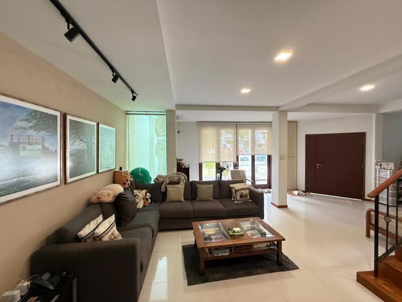 RARE HUGE CORNER TERRACE | 1KM NAN HUA PRI, Sunset Way Clementi Faber Sian Tuan Bukit Timah West Coast Hua Guan Jubilee Eng Kong KismisTham Soong Jurong Kechil Selanting Kakaktua Layang Greenridge Toh Yi Toh Tuck Highgate Cheng Soon Chun Tin Pisang Emas Raja Asam Hijau Yuk Tong, Clementi Park / Upper Bukit Timah, 5 Bedrooms, 3,500 sqft, Corner Terrace For Sale, by ELAINE NG, 500276520 - PropertyGuru.com.sg