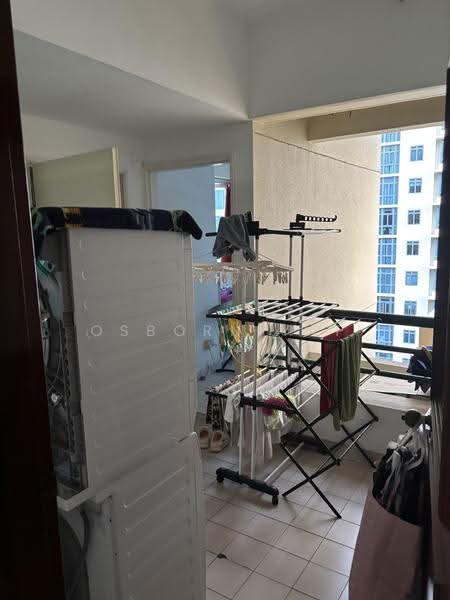 Parkshore, 201 Tanjong Rhu Road, East Coast / Marine Parade, 3 Bedrooms, 1,647 sqft, Condominium For Rent, by Osborn Yap, 500276540 - Yard/Utility room - PropertyGuru.com.sg