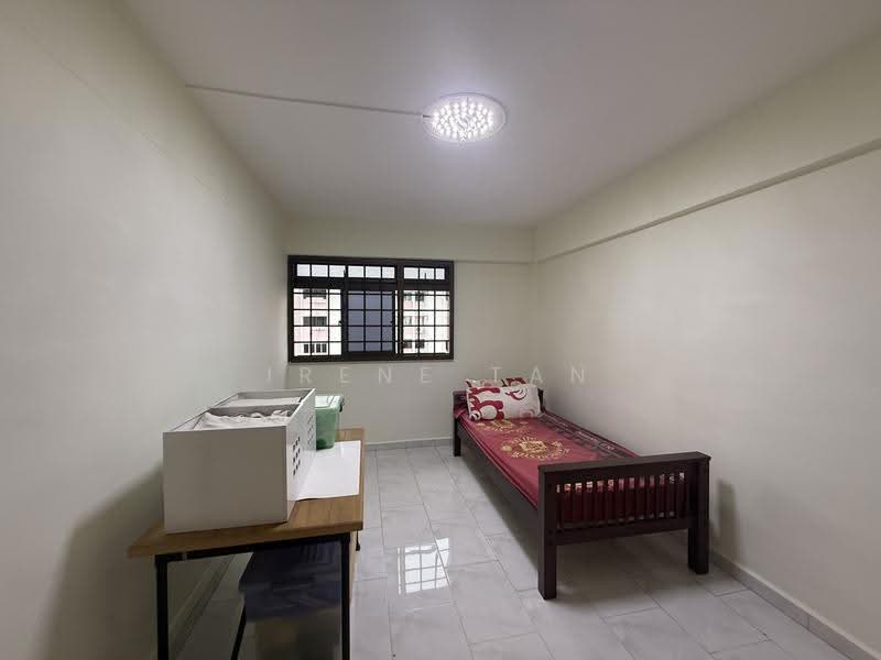 638 Ang Mo Kio Avenue 6, 638 Ang Mo Kio Avenue 6, Ang Mo Kio / Bishan / Thomson, 3 Bedrooms, 980 sqft, HDB Flat For Sale, by Irene Tan, 500276546 - Bedroom 3 - PropertyGuru.com.sg