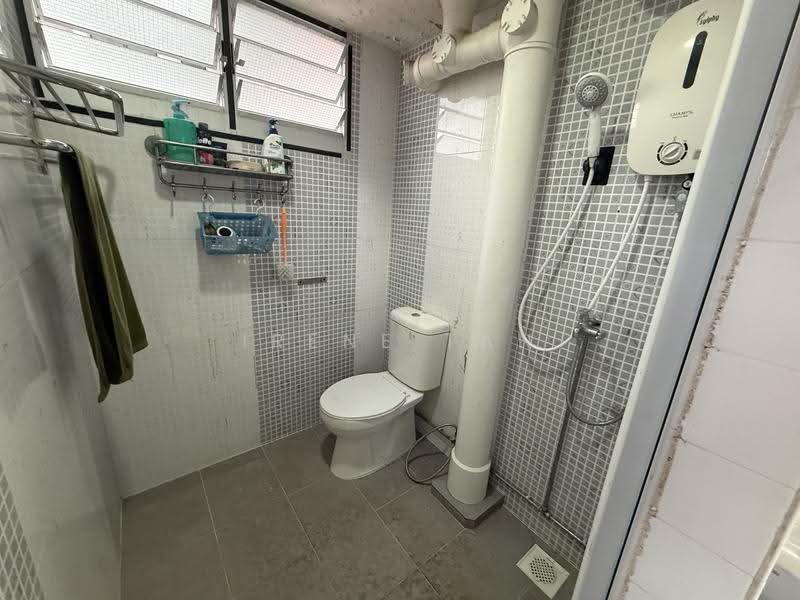 638 Ang Mo Kio Avenue 6, 638 Ang Mo Kio Avenue 6, Ang Mo Kio / Bishan / Thomson, 3 Bedrooms, 980 sqft, HDB Flat For Sale, by Irene Tan, 500276546 - Common Bathroom - PropertyGuru.com.sg