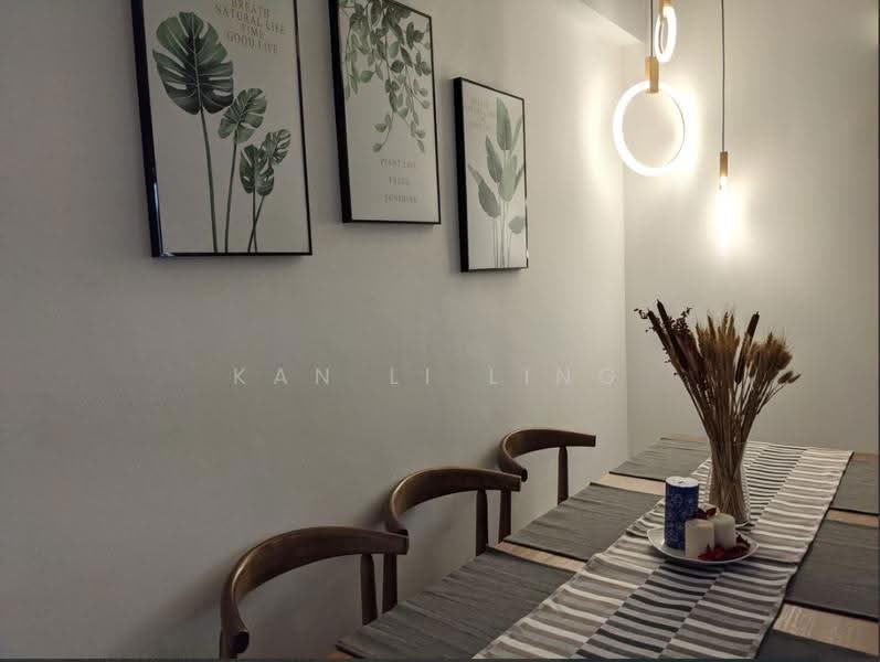 UE Square, 207 River Valley Road, Orchard / River Valley, 3 Bedrooms, 900 sqft, Apartment For Rent, by Kan Li Ling, 500276550 - Dining Room - PropertyGuru.com.sg