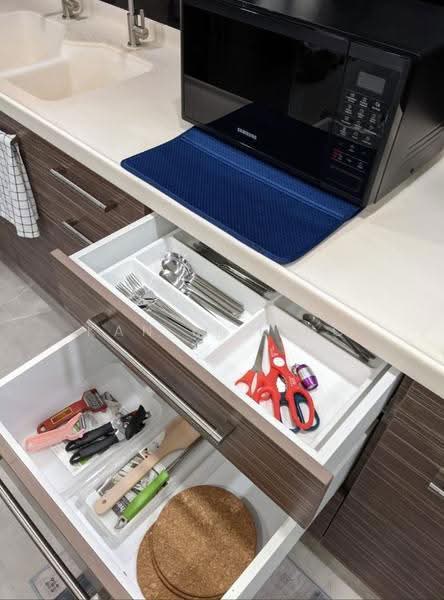 UE Square, 207 River Valley Road, Orchard / River Valley, 3 Bedrooms, 900 sqft, Apartment For Rent, by Kan Li Ling, 500276550 - Kitchen - PropertyGuru.com.sg