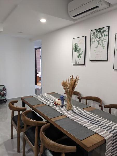 UE Square, 207 River Valley Road, Orchard / River Valley, 3 Bedrooms, 900 sqft, Apartment For Rent, by Kan Li Ling, 500276550 - Dining Room - PropertyGuru.com.sg