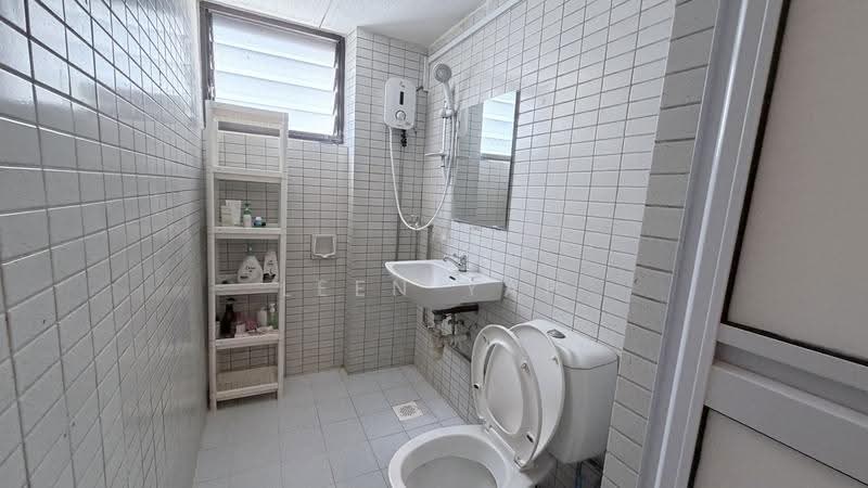 Pine Grove, 1N Pine Grove, Clementi Park / Upper Bukit Timah, Room Rental, 300 sqft, Condominium For Rent, by Leen Yap, 500276560 - Bathroom - PropertyGuru.com.sg