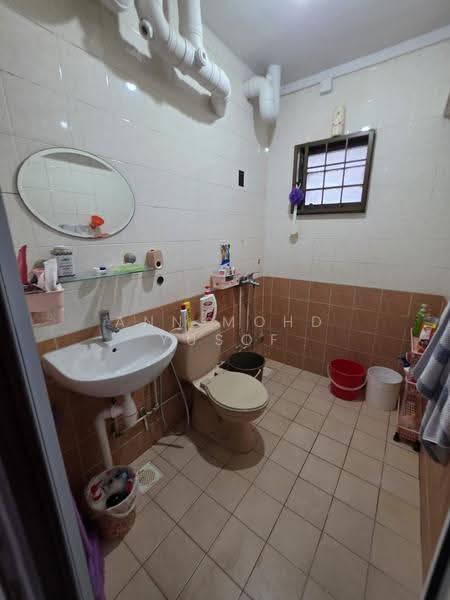 115B Yishun Ring Road, 115B Yishun Ring Road, Sembawang / Yishun, 3 Bedrooms, 990 sqft, HDB Flat For Sale, by Ann Mohd Yusof, 500276566 - Bathroom - PropertyGuru.com.sg