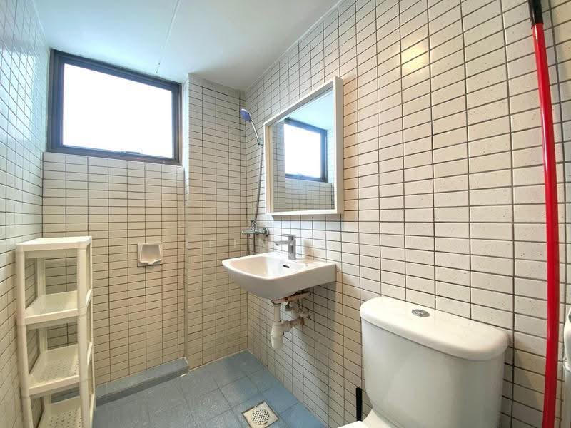 Pine Grove, 1N Pine Grove, Clementi Park / Upper Bukit Timah, Room Rental, 450 sqft, Condominium For Rent, by Leen Yap, 500276569 - Bathroom - PropertyGuru.com.sg