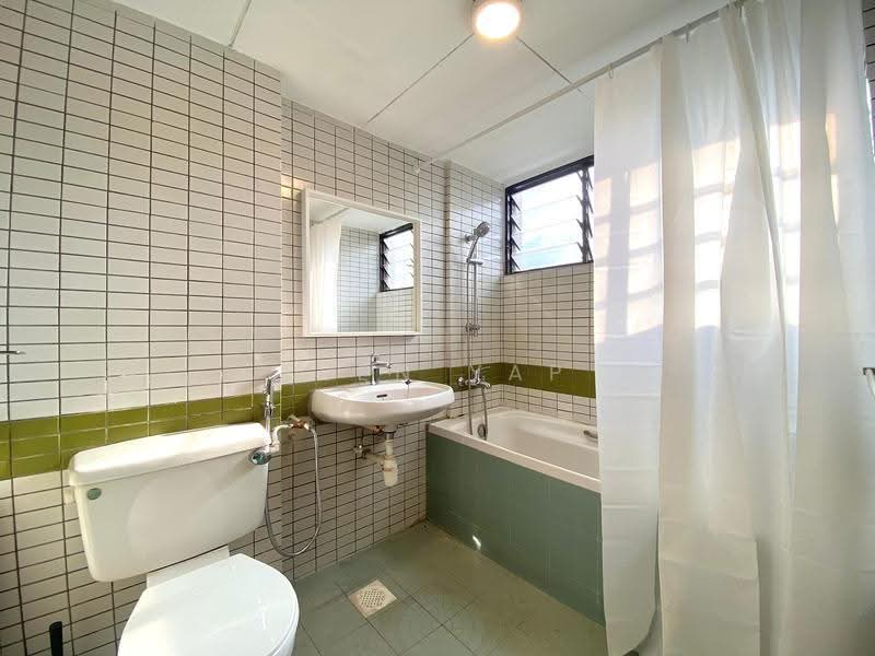 Pine Grove, 1N Pine Grove, Clementi Park / Upper Bukit Timah, Room Rental, 450 sqft, Condominium For Rent, by Leen Yap, 500276569 - Bathroom - PropertyGuru.com.sg