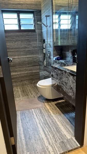 155 Lorong 1 Toa Payoh, 155 Lorong 1 Toa Payoh, Balestier / Toa Payoh, 3 Bedrooms, 1,087 sqft, HDB Flat For Rent, by CJ Ang, 500276581 - Master Bathroom - PropertyGuru.com.sg