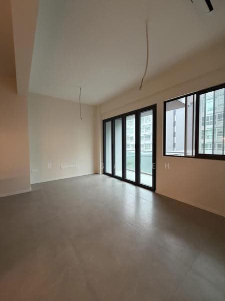 The Shorefront, 165A Jln. Loyang Besar, Changi Airport / Changi Village, 2 Bedrooms, 818 sqft, Apartment For Sale, by Ros Salleh, 500276594 - PropertyGuru.com.sg