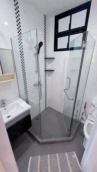 458026, Eunos / Geylang / Paya Lebar, Room Rental, 100 sqft, Walk-up Apartment For Rent, by ling, 500276604 - Bathroom - PropertyGuru.com.sg