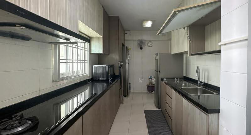 21 Teban Gardens Road, 21 Teban Gardens Road, Boon Lay / Jurong / Tuas, 3 Bedrooms, 1,270 sqft, HDB Flat For Sale, by Andik Imran, 500276615 - Kitchen - PropertyGuru.com.sg