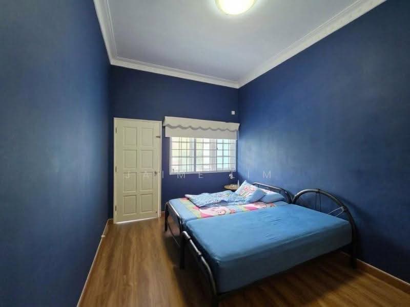 Lucky View, Bedok / Upper East Coast, 5 Bedrooms, 4,000 sqft, Semi-Detached House For Sale, by Jaime Lim, 500276620 - Bedroom 3 - PropertyGuru.com.sg
