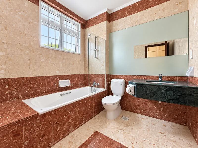 Almond Avenue, Almond Avenue, Dairy Farm / Bukit Panjang / Choa Chu Kang, 5 Bedrooms, 5,933 sqft, Semi-Detached House For Sale, by Linda Yang, 500276642 - Bathroom - PropertyGuru.com.sg