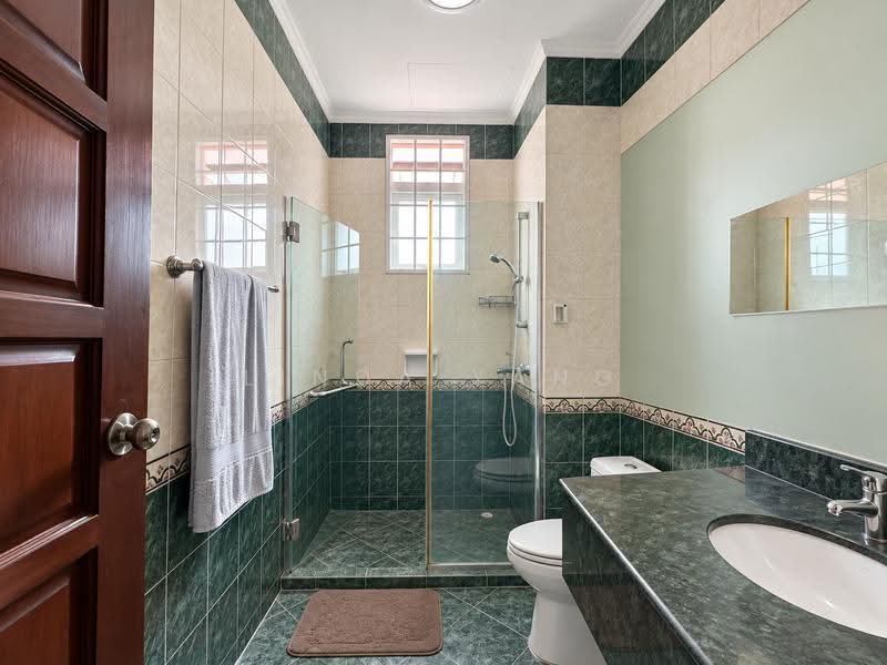 Almond Avenue, Almond Avenue, Dairy Farm / Bukit Panjang / Choa Chu Kang, 5 Bedrooms, 5,933 sqft, Semi-Detached House For Sale, by Linda Yang, 500276642 - Bathroom - PropertyGuru.com.sg