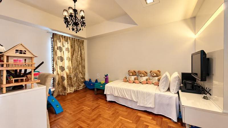 Cashew Crescent, Cashew Crescent, Dairy Farm / Bukit Panjang / Choa Chu Kang, 5 Bedrooms, 3,800 sqft, Terraced House For Sale, by Ailsa Ang, 500276644 - Ensuite Bedroom 1 - PropertyGuru.com.sg