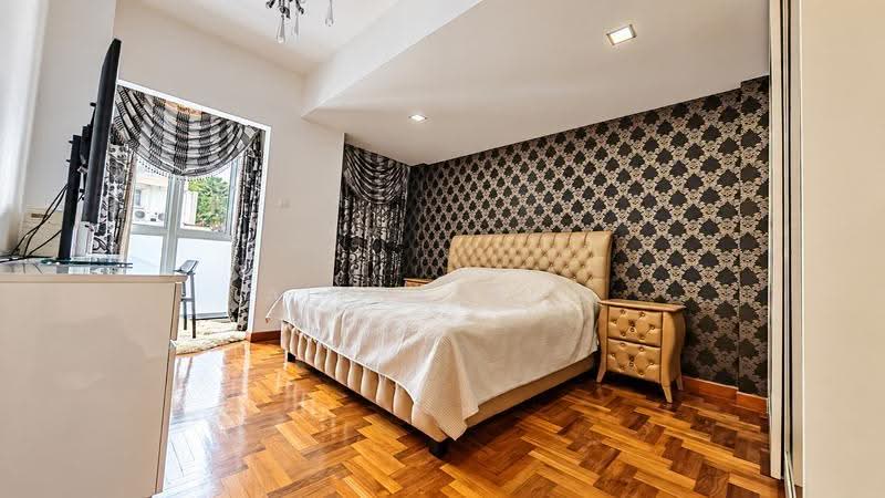Cashew Crescent, Cashew Crescent, Dairy Farm / Bukit Panjang / Choa Chu Kang, 5 Bedrooms, 3,800 sqft, Terraced House For Sale, by Ailsa Ang, 500276644 - Master Bedroom - PropertyGuru.com.sg