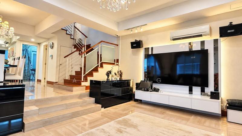 Cashew Crescent, Cashew Crescent, Dairy Farm / Bukit Panjang / Choa Chu Kang, 5 Bedrooms, 3,800 sqft, Terraced House For Sale, by Ailsa Ang, 500276644 - Living Room - PropertyGuru.com.sg