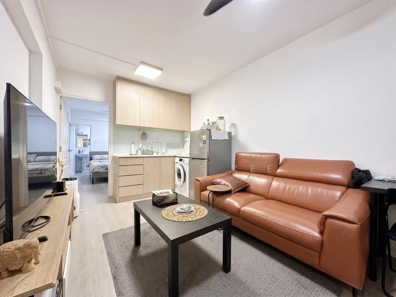 449 Clementi Avenue 3, 449 Clementi Avenue 3, Buona Vista / West Coast / Clementi New Town, 1 Bedroom, 350 sqft, HDB Flat For Rent, by Gladys Kee, 500276652 - Living Room - PropertyGuru.com.sg