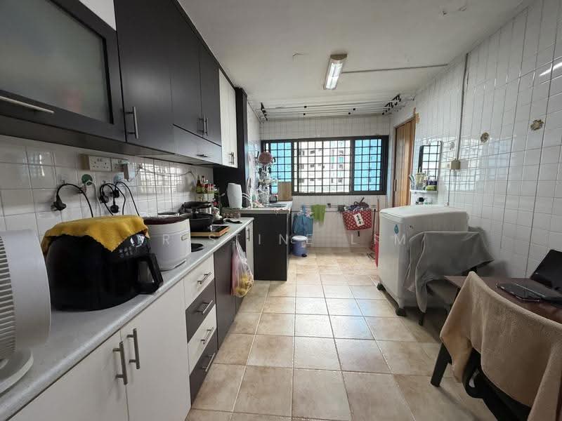 261 Jurong East Street 24, 261 Jurong East Street 24, Boon Lay / Jurong / Tuas, 2 Bedrooms, 732 sqft, HDB Flat For Sale, by Pristine Lim, 500276662 - Kitchen - PropertyGuru.com.sg