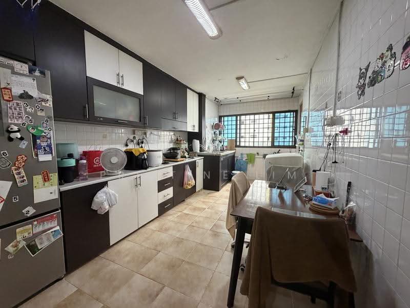 261 Jurong East Street 24, 261 Jurong East Street 24, Boon Lay / Jurong / Tuas, 2 Bedrooms, 732 sqft, HDB Flat For Sale, by Pristine Lim, 500276662 - Kitchen - PropertyGuru.com.sg