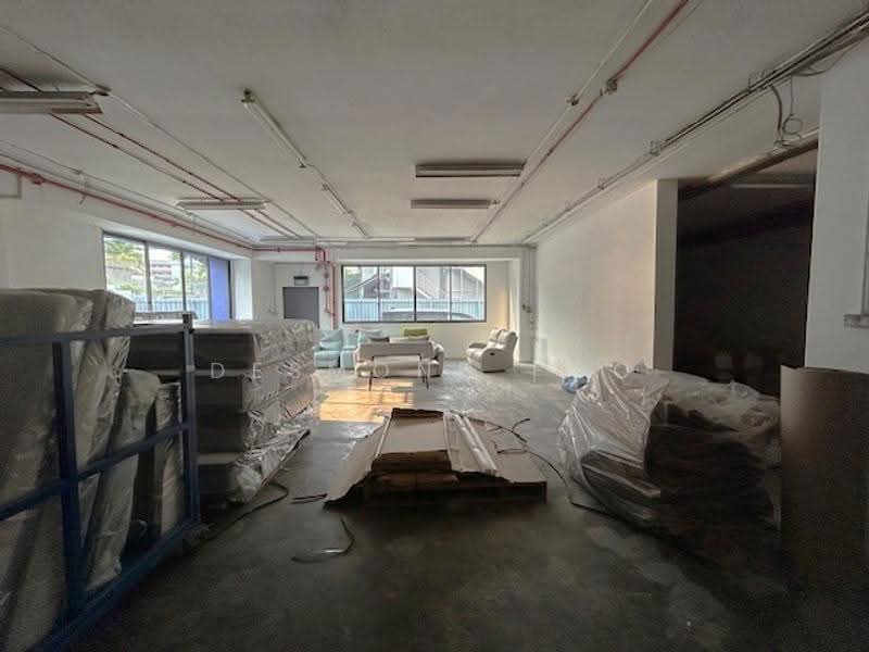 Ground floor | Roller shutter | Kallang, Balestier / Toa Payoh, 2,326 sqft, Light Industrial (B1) For Rent, by Desmond Foo, 500276664 - Living Room - CommercialGuru.com.sg