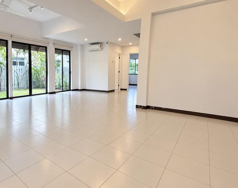 Double storey semi-detached house off Sixth Ave, with spacious garden, Ming Teck Park, Tanglin / Holland / Bukit Timah, 4 Bedrooms, 2,500 sqft, Semi-Detached House For Rent, by Ivan Chong, 500276683 - Living & dining room - PropertyGuru.com.sg