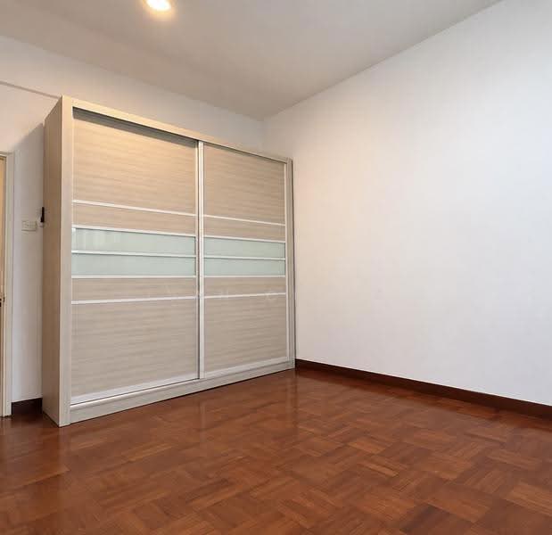 Double storey semi-detached house off Sixth Ave, with spacious garden, Ming Teck Park, Tanglin / Holland / Bukit Timah, 4 Bedrooms, 2,500 sqft, Semi-Detached House For Rent, by Ivan Chong, 500276683 - Bedroom 3 - PropertyGuru.com.sg