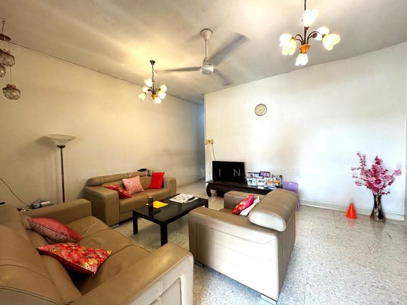 Serangoon Garden Estate, Hemsley Avenue, Hougang / Punggol / Sengkang, 3 Bedrooms, 1,800 sqft, Terraced House For Rent, by Fiona Yin 国凤, 500276713 - Living Room - PropertyGuru.com.sg