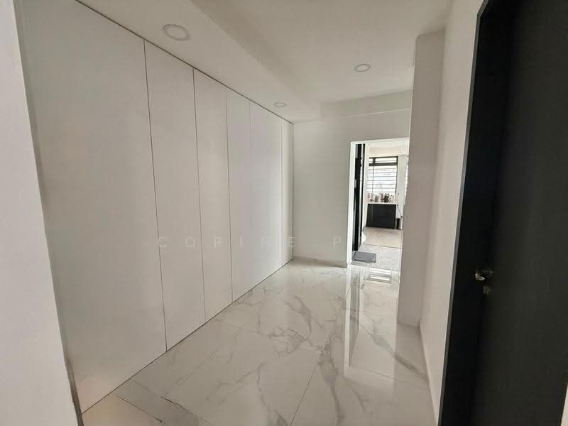 Inter-terrace at Nanyang Park district 19, jalan Limbok, Hougang / Punggol / Sengkang, 3 Bedrooms, 1,500 sqft, Terraced House For Sale, by Corine Peh, 500276750 - Corridor - PropertyGuru.com.sg