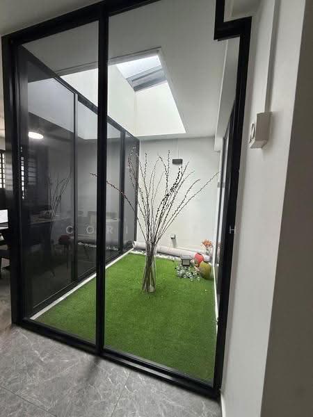 Inter-terrace at Nanyang Park district 19, jalan Limbok, Hougang / Punggol / Sengkang, 3 Bedrooms, 1,500 sqft, Terraced House For Sale, by Corine Peh, 500276750 - Garden - PropertyGuru.com.sg