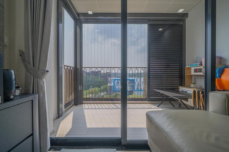Westwood Residences EC, 188 Westwood Avenue, Boon Lay / Jurong / Tuas, 3 Bedrooms, 1,033 sqft, Condominium For Sale, by Ray Peh, 500276758 - Balcony - PropertyGuru.com.sg