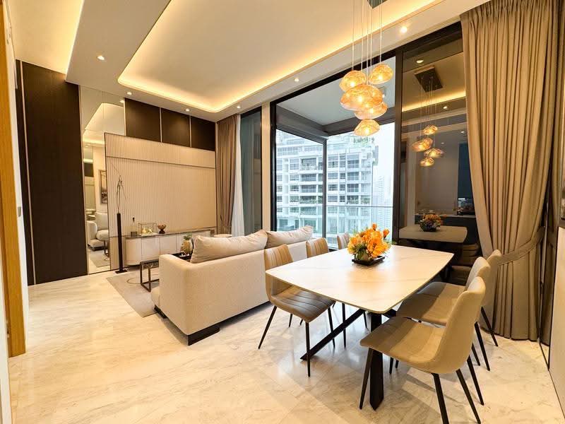 Cairnhill 16, 16 Cairnhill Rise, Orchard / River Valley, 3 Bedrooms, 1,055 sqft, Condominium For Sale, by Elonn Seah, 500276763 - Living Room - PropertyGuru.com.sg