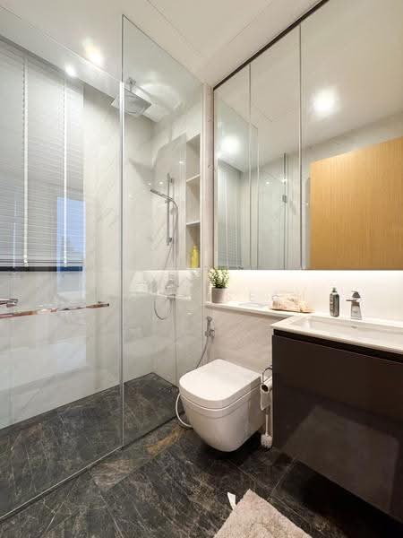 Cairnhill 16, 16 Cairnhill Rise, Orchard / River Valley, 3 Bedrooms, 1,055 sqft, Condominium For Sale, by Elonn Seah, 500276763 - Bathroom - PropertyGuru.com.sg