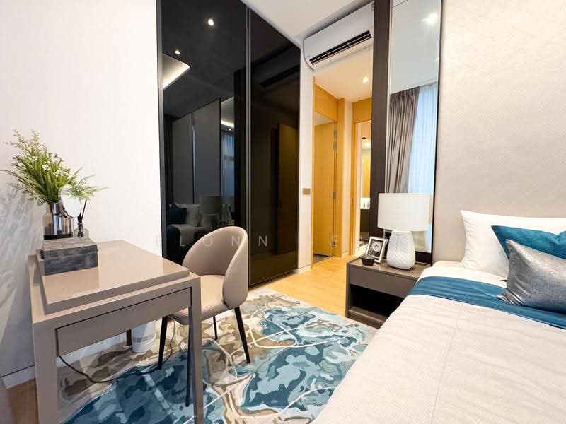 Cairnhill 16, 16 Cairnhill Rise, Orchard / River Valley, 3 Bedrooms, 1,055 sqft, Condominium For Sale, by Elonn Seah, 500276763 - Bedroom - PropertyGuru.com.sg