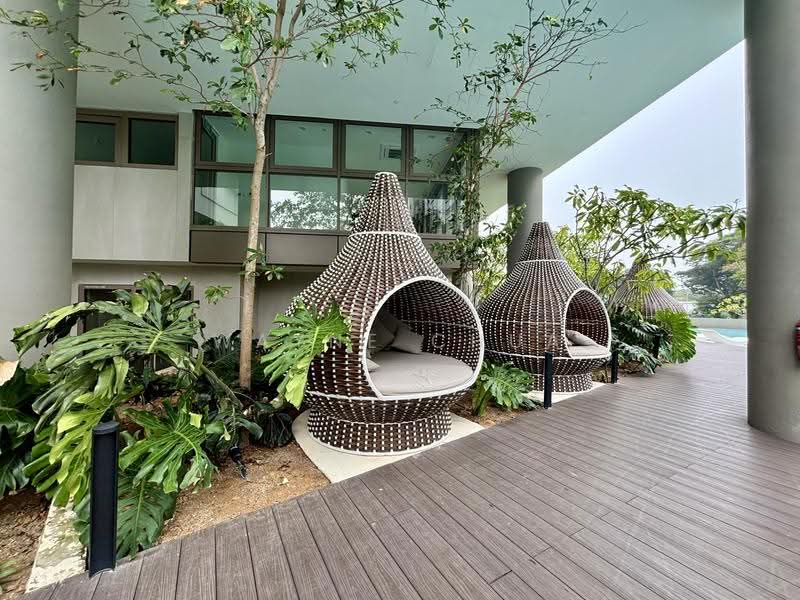 Coastline Residences, 9 Amber Road, East Coast / Marine Parade, 2 Bedrooms, 710 sqft, Condominium For Rent, by Wayne Chua, 500276772 - Lounge cabanas - PropertyGuru.com.sg