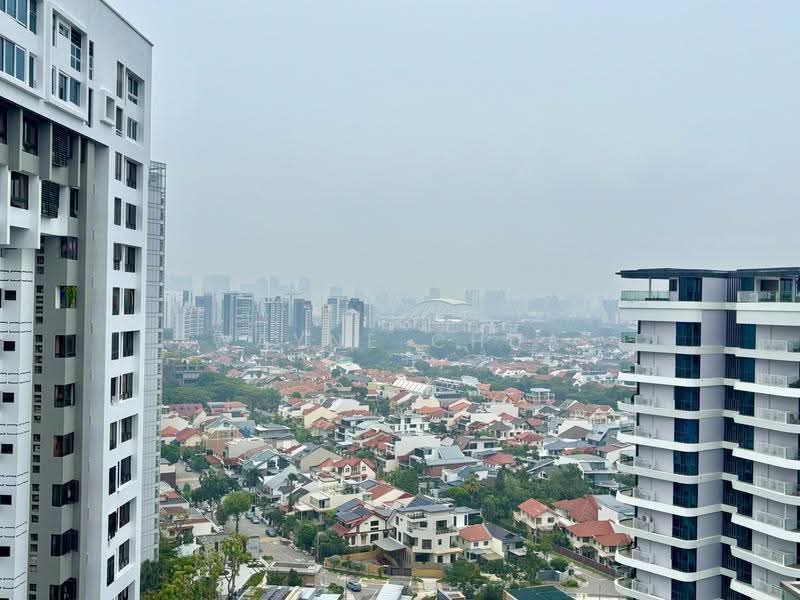 Coastline Residences, 9 Amber Road, East Coast / Marine Parade, 2 Bedrooms, 710 sqft, Condominium For Rent, by Wayne Chua, 500276772 - City view from sky pavilion - PropertyGuru.com.sg