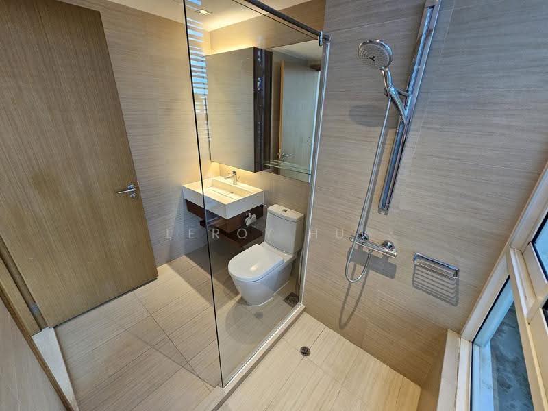 Cabana, 145A Sunrise Terrace, Seletar / Yio Chu Kang, 4 Bedrooms, 3,154 sqft, Cluster House For Sale, by Leroy Hui, 500276776 - Bedroom 1 Bathroom - PropertyGuru.com.sg