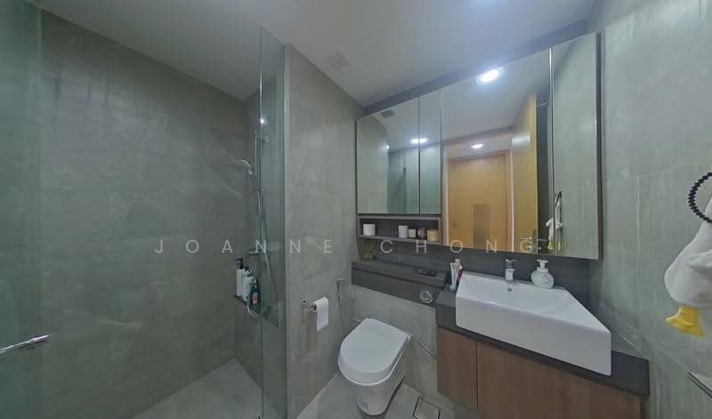 Midwood, 8 Hillview Rise, Dairy Farm / Bukit Panjang / Choa Chu Kang, 2 Bedrooms, 700 sqft, Condominium For Sale, by Joanne Chong, 500276777 - Common Bathroom - PropertyGuru.com.sg