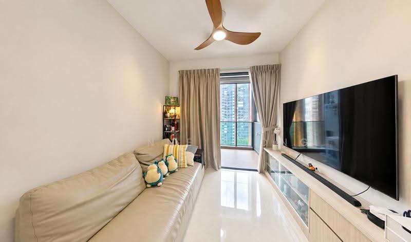 Midwood, 8 Hillview Rise, Dairy Farm / Bukit Panjang / Choa Chu Kang, 2 Bedrooms, 700 sqft, Condominium For Sale, by Joanne Chong, 500276777 - Living Room - PropertyGuru.com.sg