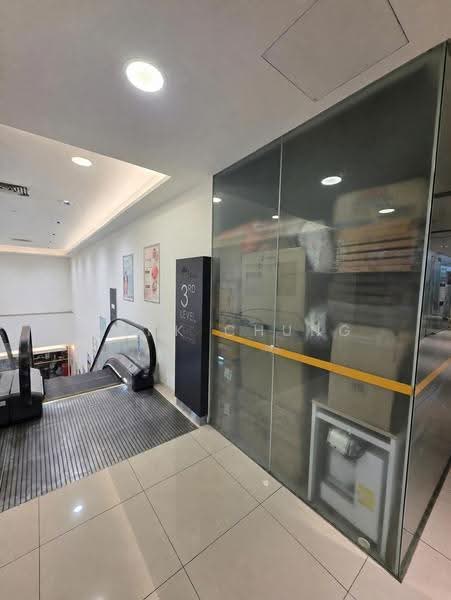 Oxley Tower, 138 Robinson Road, Boat Quay / Raffles Place / Marina, 226 sqft, Mall Shop For Sale, by Mark Chung, 500276788 - Interior - CommercialGuru.com.sg