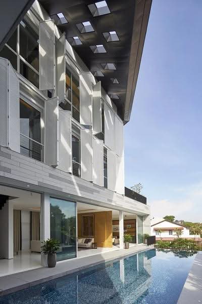 Magazine-Featured Architectural Bungalow in Trevose / Dunearn / Kheam Hock vicinity, Newton / Novena, 6 Bedrooms, 8,803 sqft, Bungalow House For Sale, by Vernon Teo, 500276789 - Exterior - PropertyGuru.com.sg
